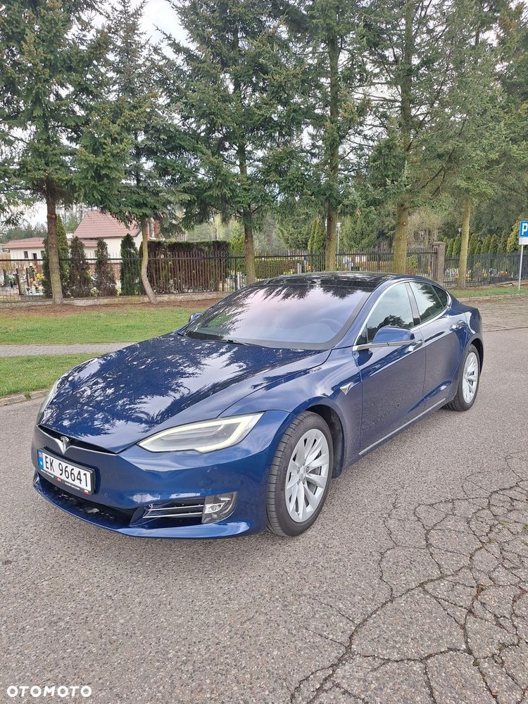 Tesla Model S - 1