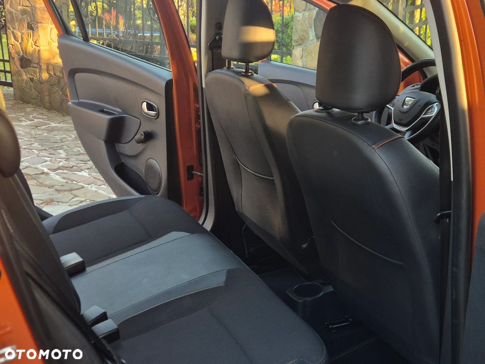 Dacia Sandero TCe 90 Celebration - 29