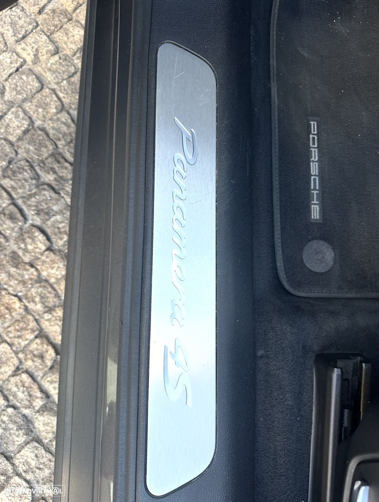 Porsche Panamera 4 S - 19
