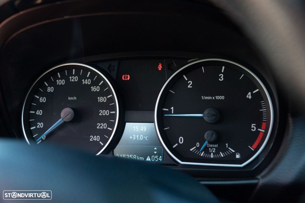 BMW 118 d Pack M - 30