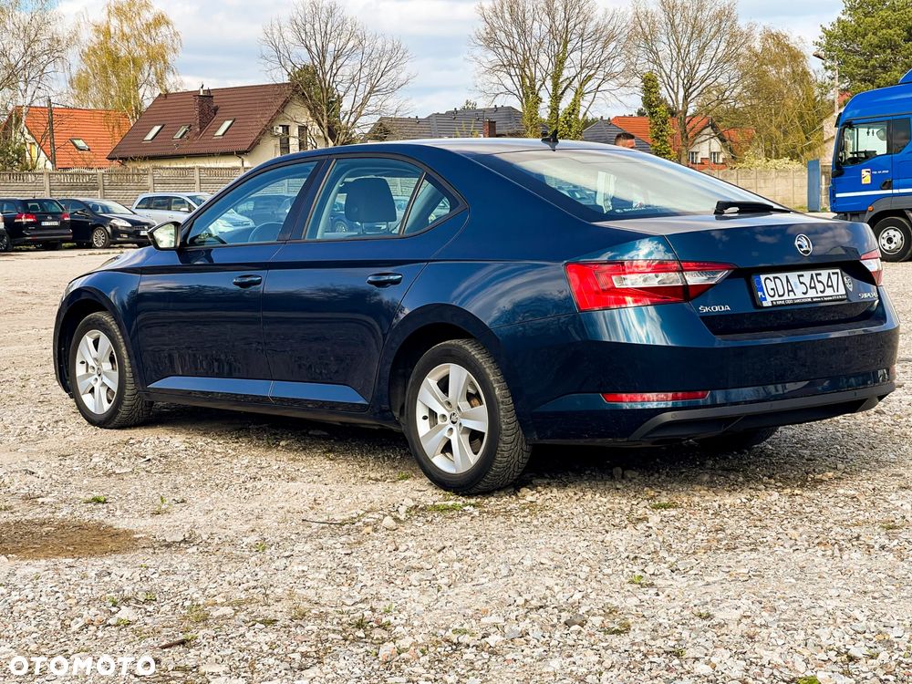 Skoda Superb 2.0 TDI Style - 4