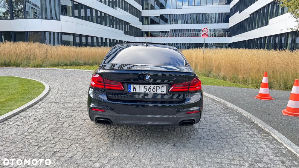 BMW Seria 5 M550i xDrive - 4