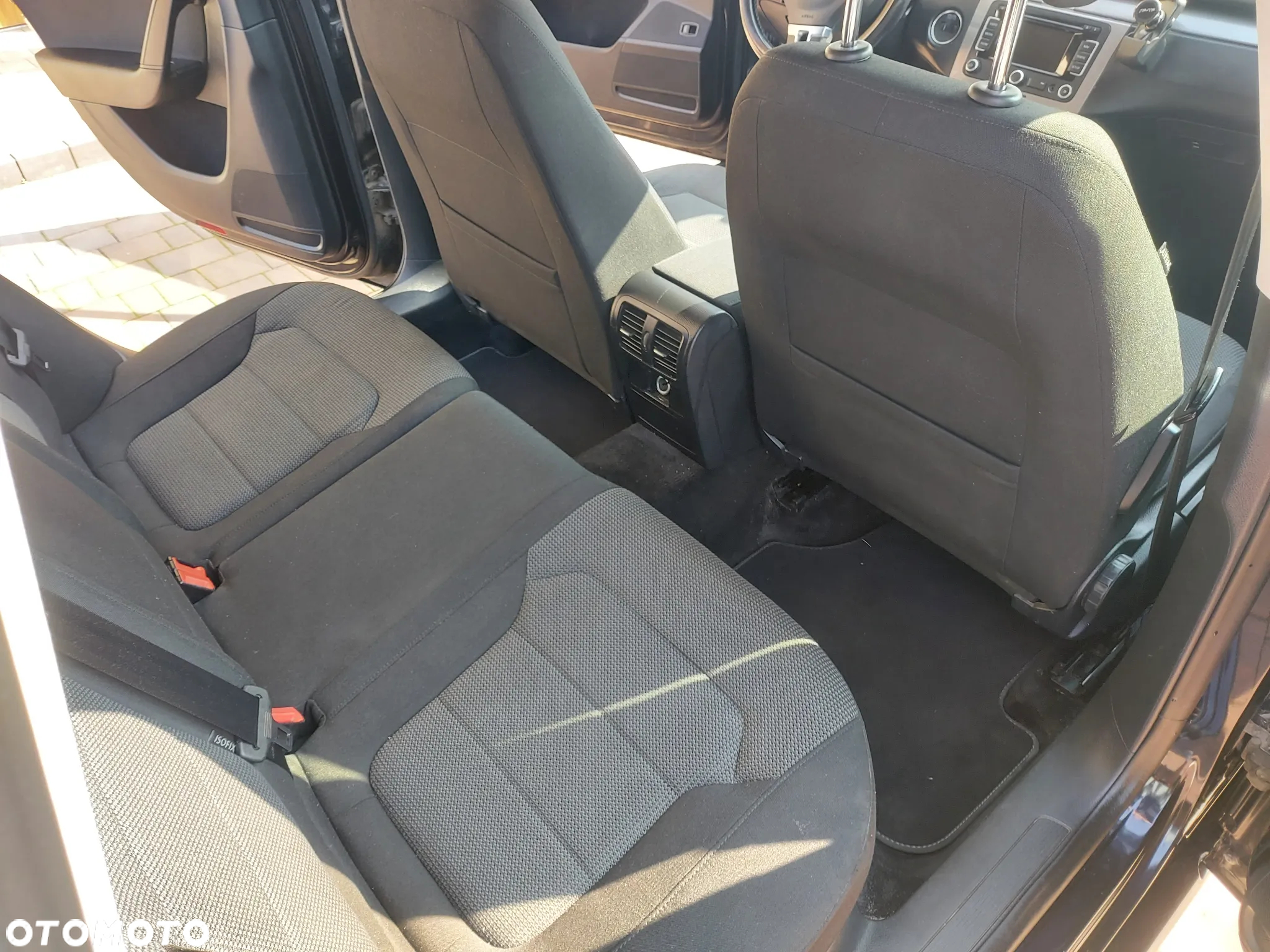 Volkswagen Passat - 17