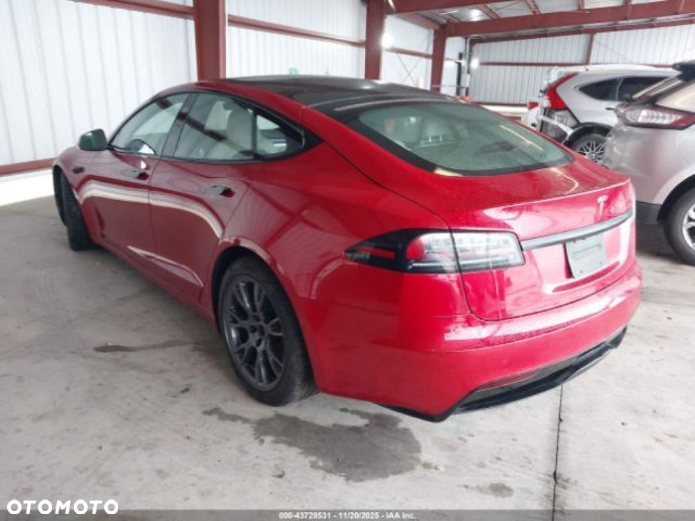 Tesla Model S - 3