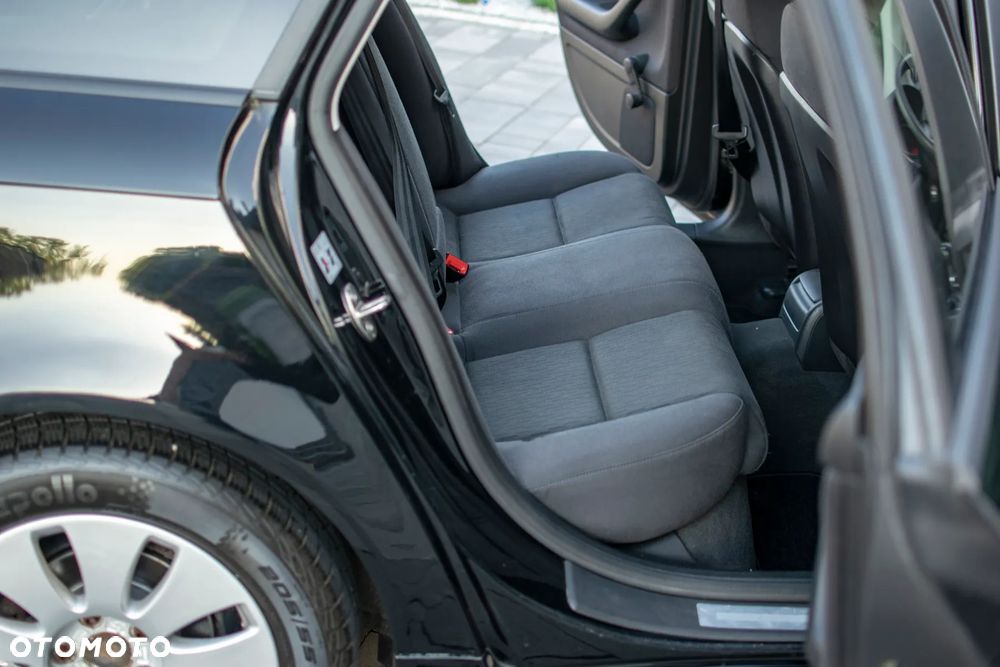 Audi A4 Avant - 32