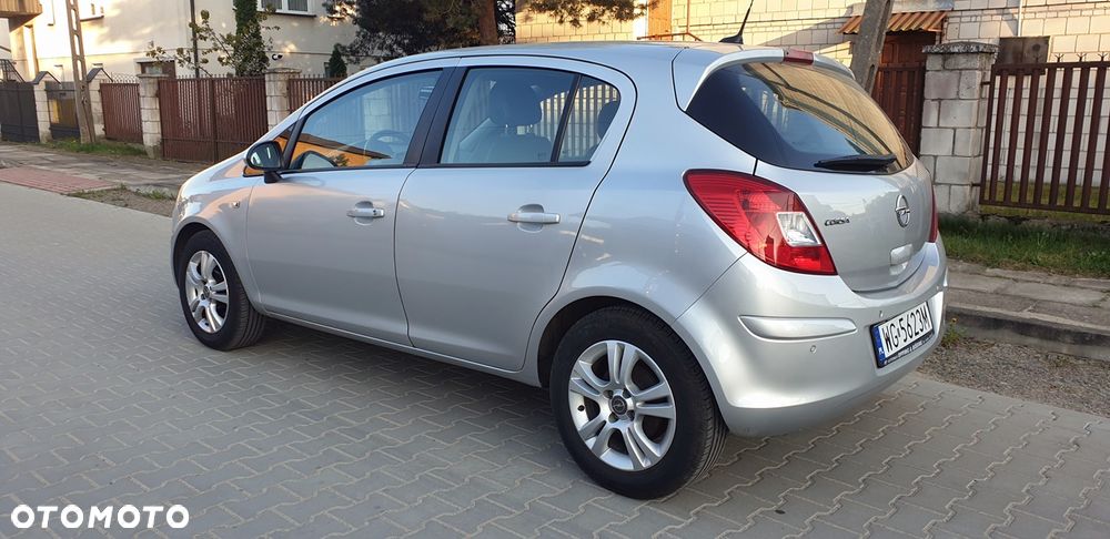Opel Corsa 1.4 16V 150 Jahre - 6