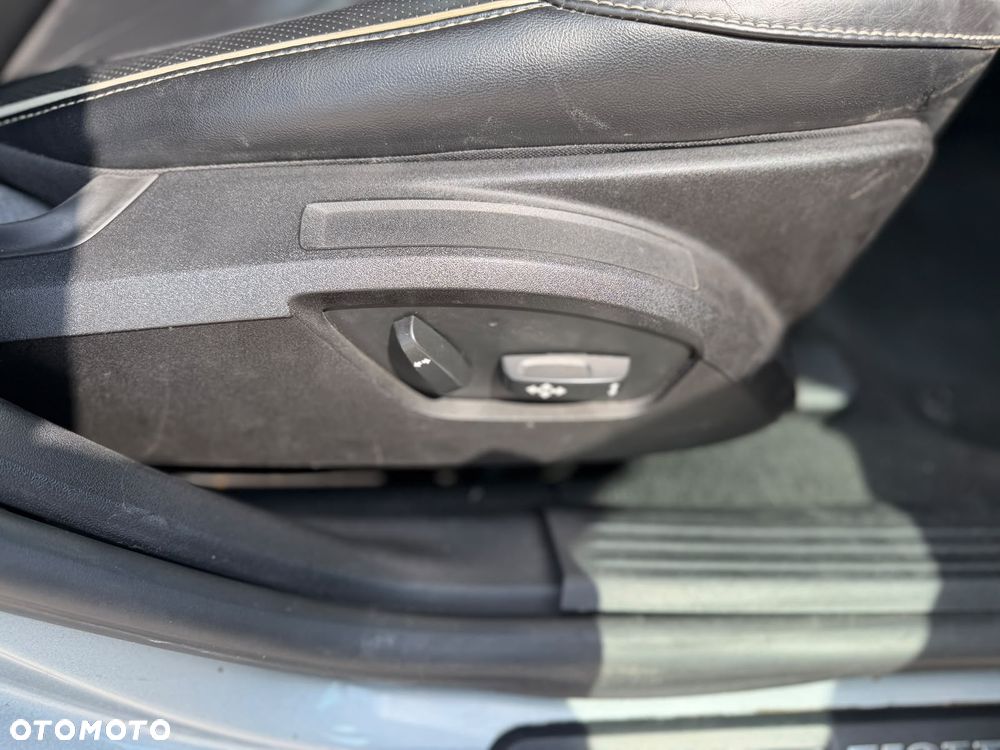 Volvo V40 D4 Drive-E R-Design Summum - 14