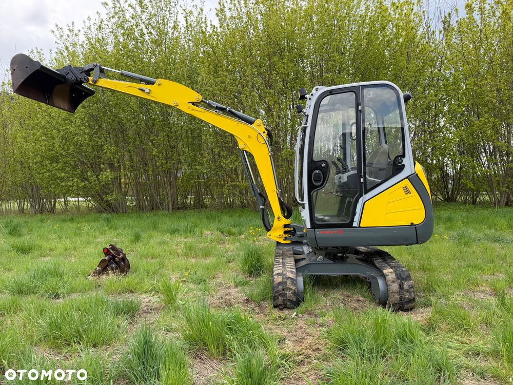 Wacker Neuson ET24 Koparka Gąsienicowa 2,6 tony. z VDS. 2021rok- 2300 Mtg Poziomowanie VDS silnik Yanmar. Maszyna Pochodzi z Norweskiej szkółki roślinnej. 2x drzwi ORYGINAŁ. Jak Nowa z salonu zero luzów i wycieków. Aktualna DEKRA. 2x oryginalna Łyżka. Szybka wolna jazda. Dodatkowe Linie Hydrauliczne na młot i wiertnice. Zaczep kulka na lemieszu. OKAZJA - 4