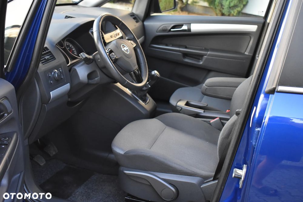 Opel Zafira - 24