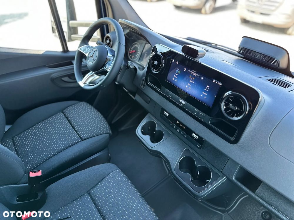 Mercedes-Benz Sprinter - 19