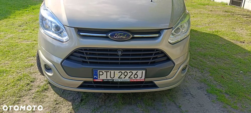 Ford Tourneo Custom - 37