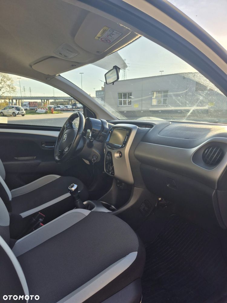 Toyota Aygo x-play - 10