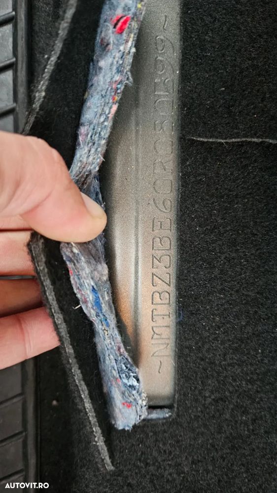 Toyota Corolla 1.8 Hybrid Comfort - 23