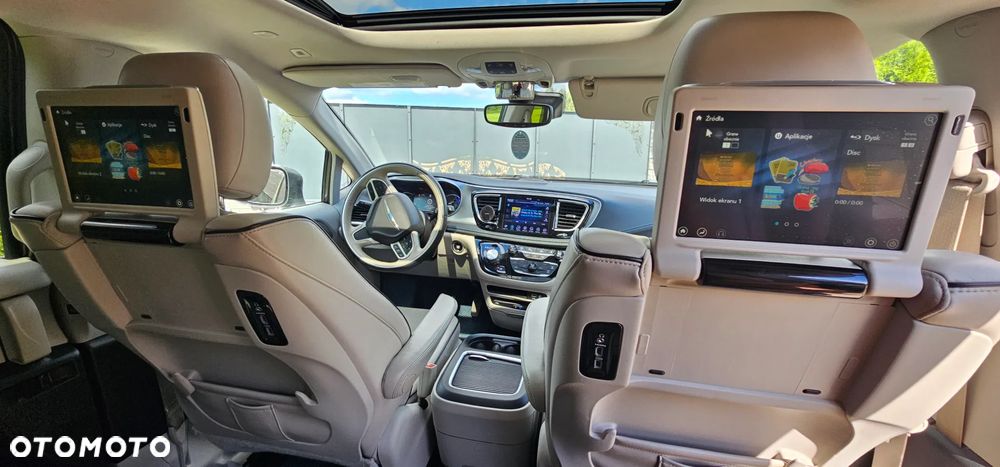 Chrysler Pacifica - 23