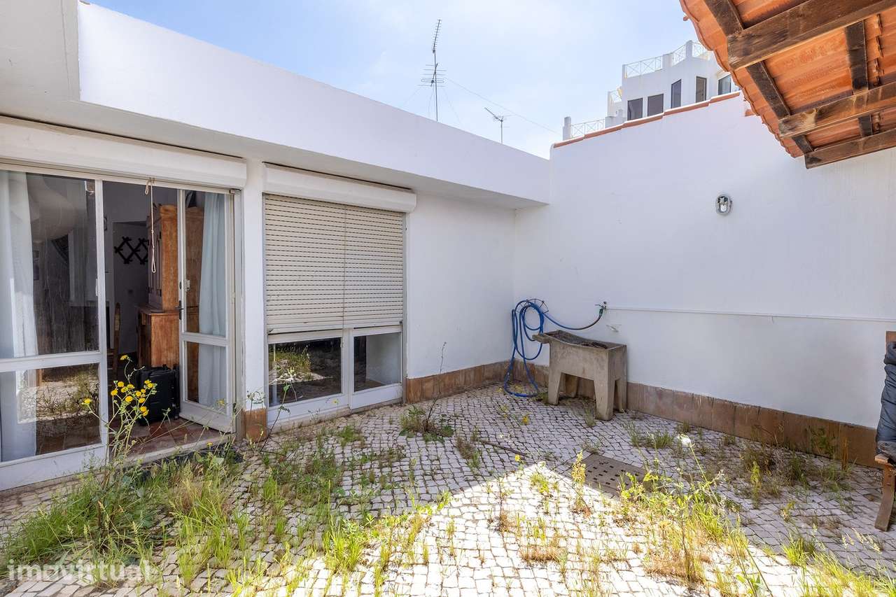 MORADIA TÉRREA COM 3 QUARTOS NO CORAÇÃO DA PRAIA DA LUZ - Grande imagem: 5/22