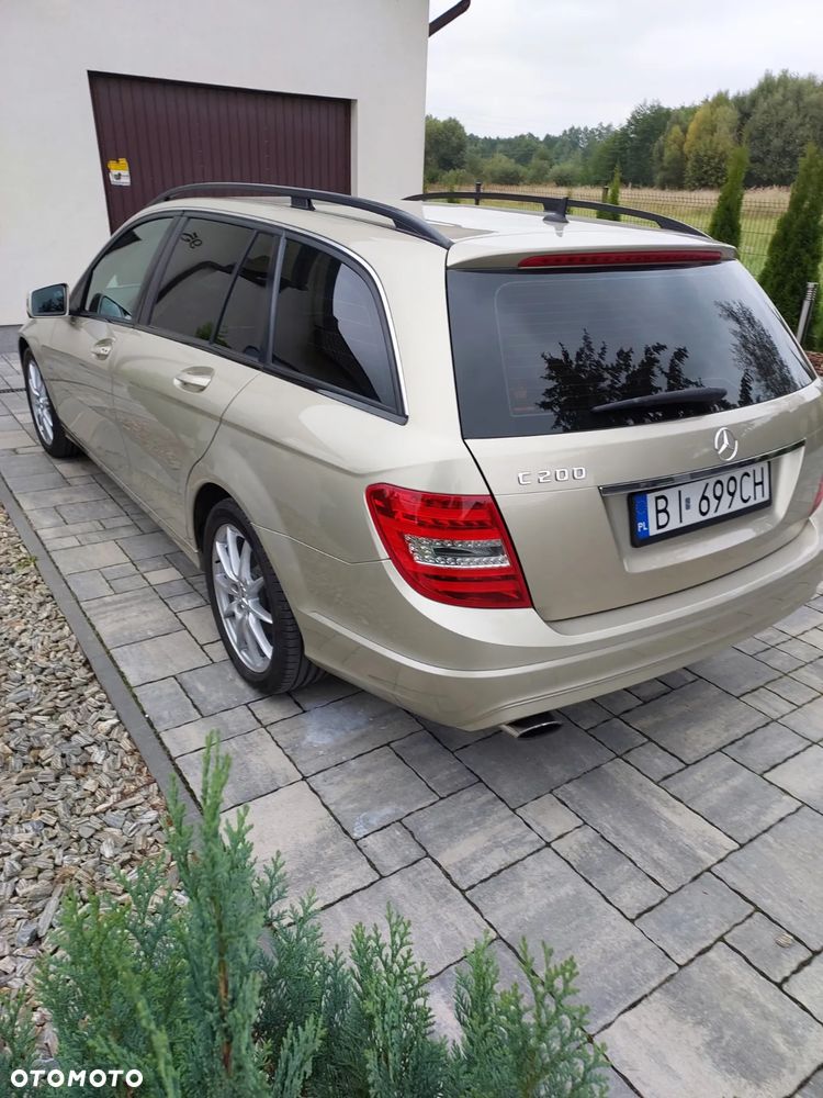Mercedes-Benz Klasa C 200 CGI BlueEff Avantgarde - 4