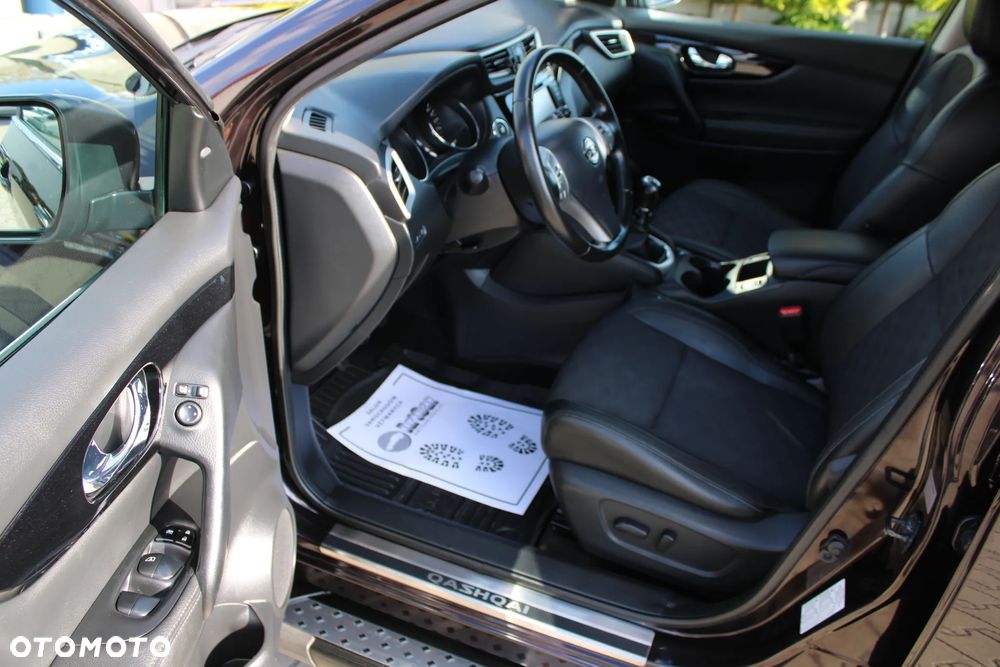Nissan Qashqai 1.2 DIG-T TEKNA+ - 24