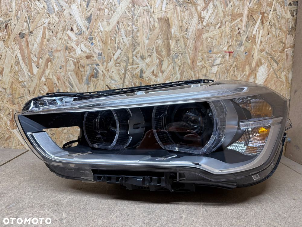 LAMPA REFLEKTOR LEWA PRZEDNIA PRZÓD LED BMW X1 F48 7495003