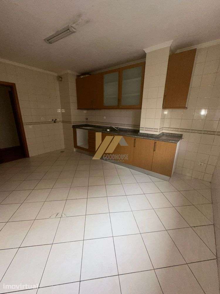 Apartamento T3 com boas áreas - Grande imagem: 3/12