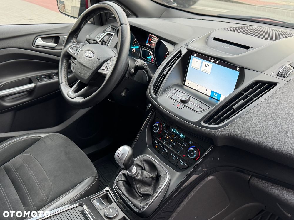 Ford Kuga 1.5 EcoBoost 2x4 ST-Line - 34