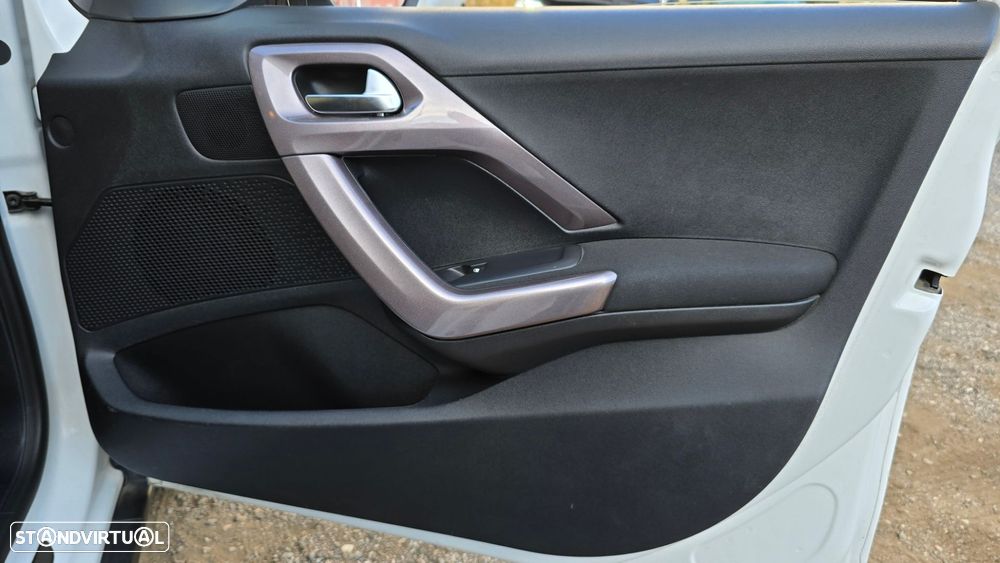 Peugeot 2008 1.6 BlueHDi Style - 19