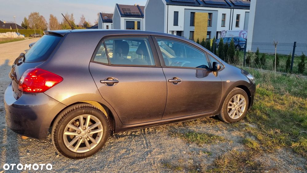 Toyota Auris 1.4 D-4D Premium - 3