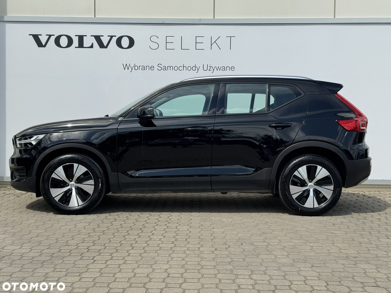 Volvo XC 40 T3 Momentum Pro - 2