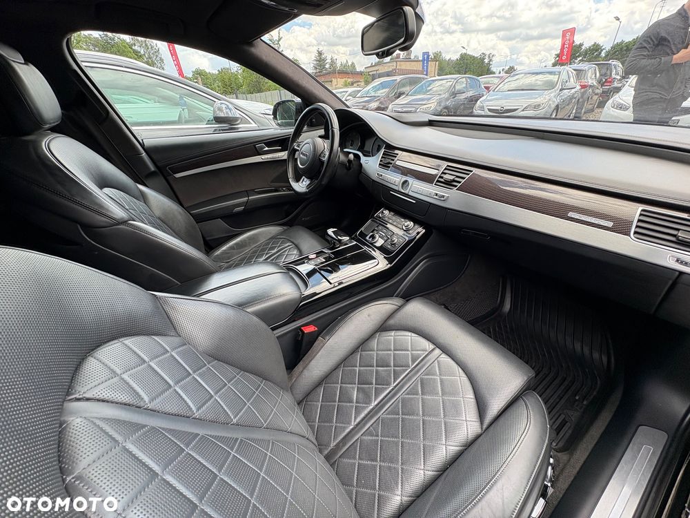 Audi S8 Plus - 27