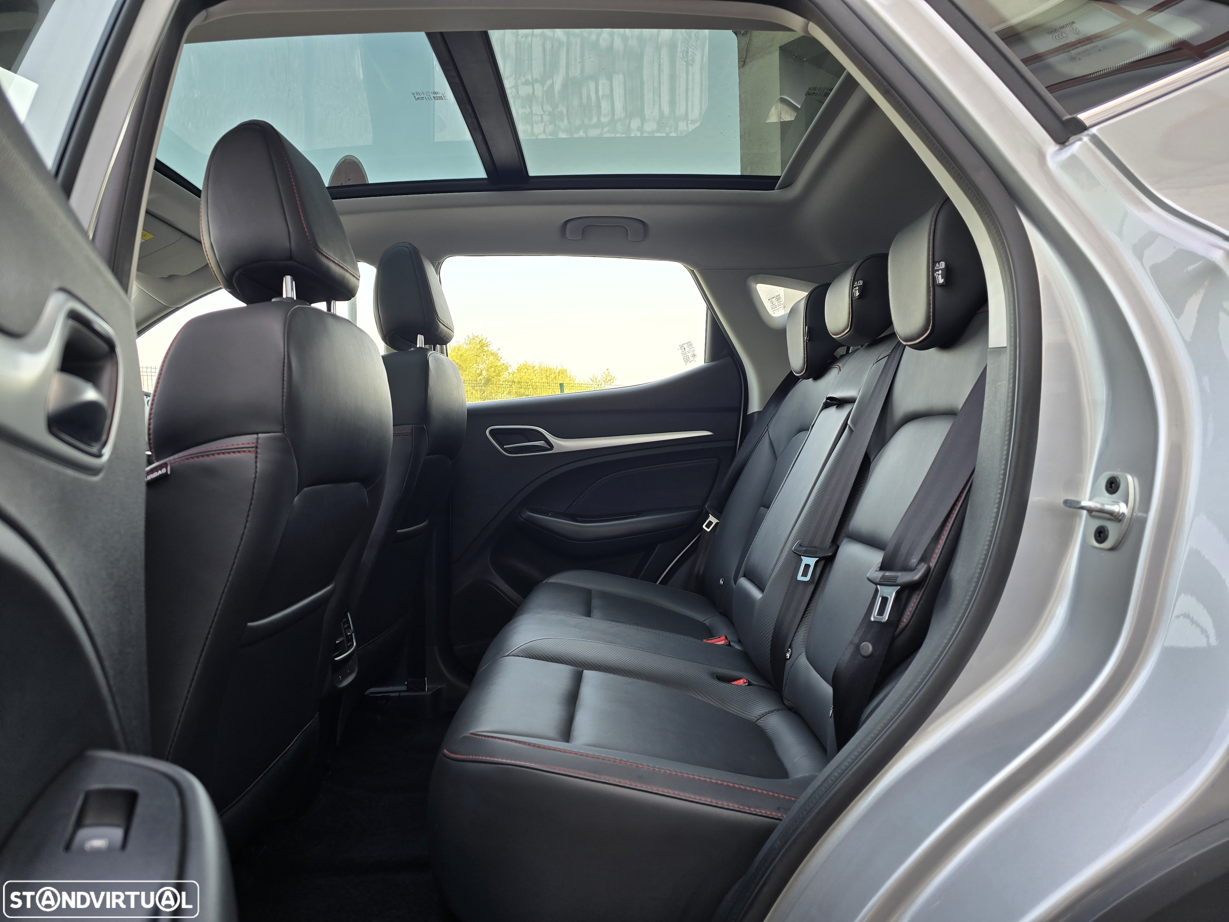 MG ZS EV 72.6 kWh Luxury - 9