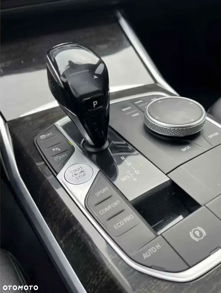 BMW Seria 3 330i xDrive Edition M Sport Shadow - 13