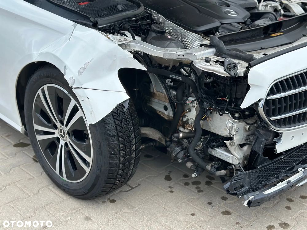 Mercedes-Benz Klasa E 220 d 4Matic 9G-TRONIC - 13