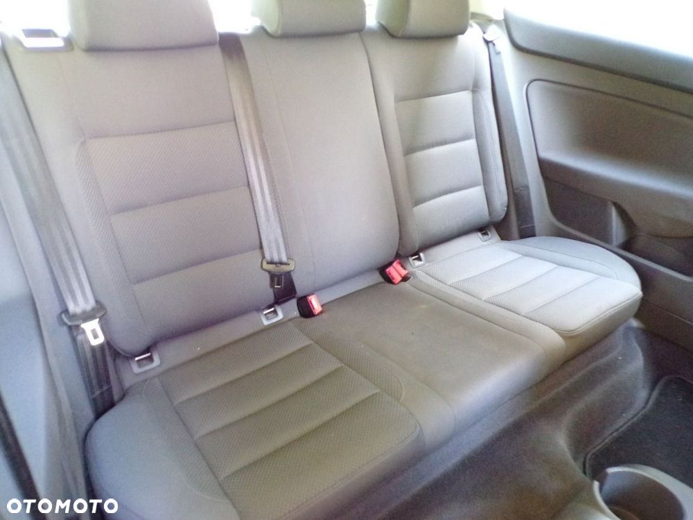 Volkswagen Golf - 25