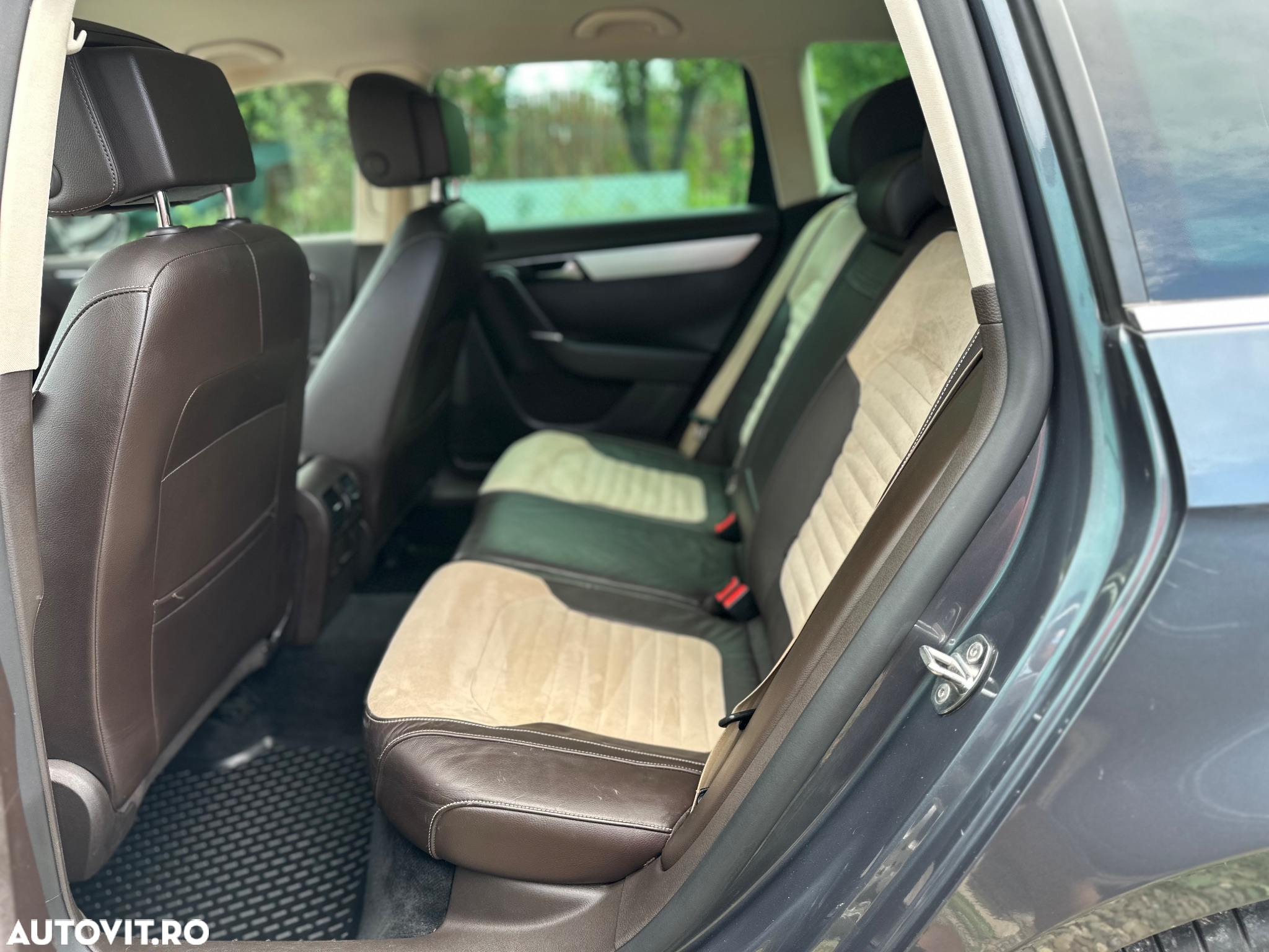 Volkswagen Passat Variant 2.0 TDI DSG BlueMotion Technology Highline - 11