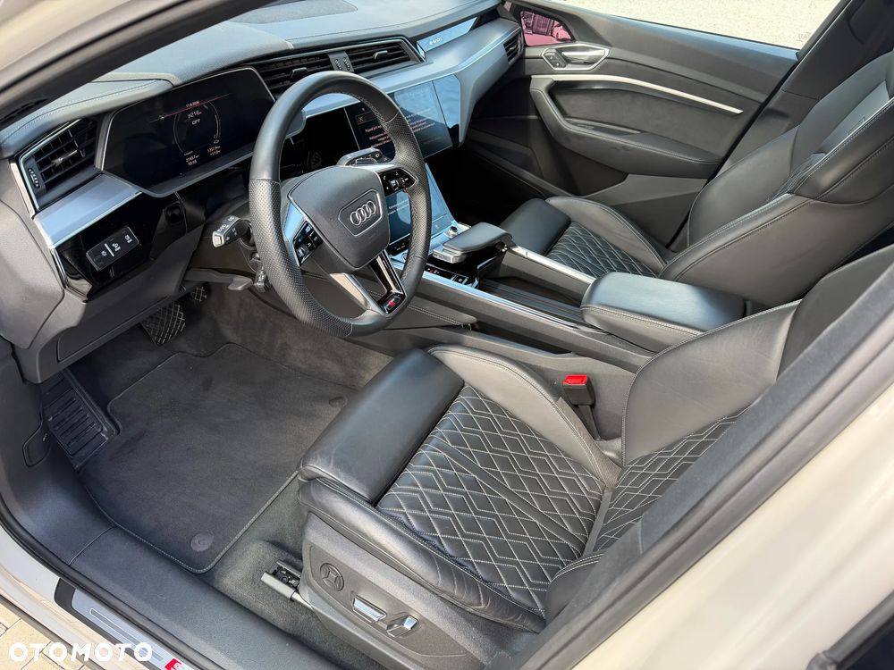 Audi e-tron - 16