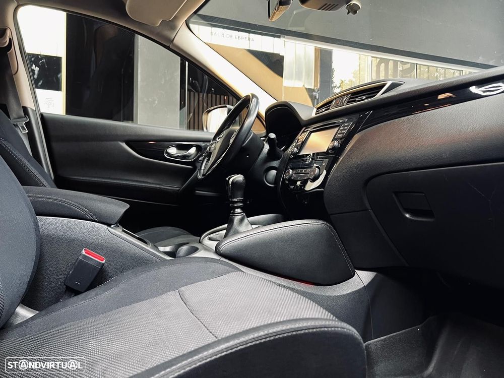 Nissan Qashqai 1.5 dCi N-Connecta 18 - 20