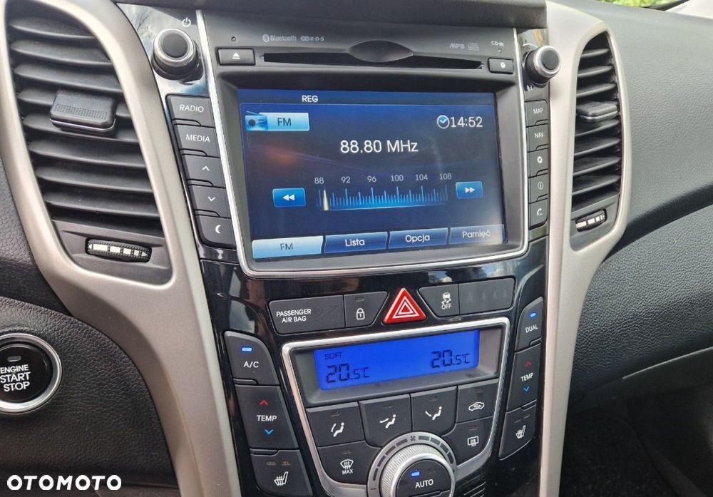Hyundai i30 blue Kombi 1.6 GDi Style - 23