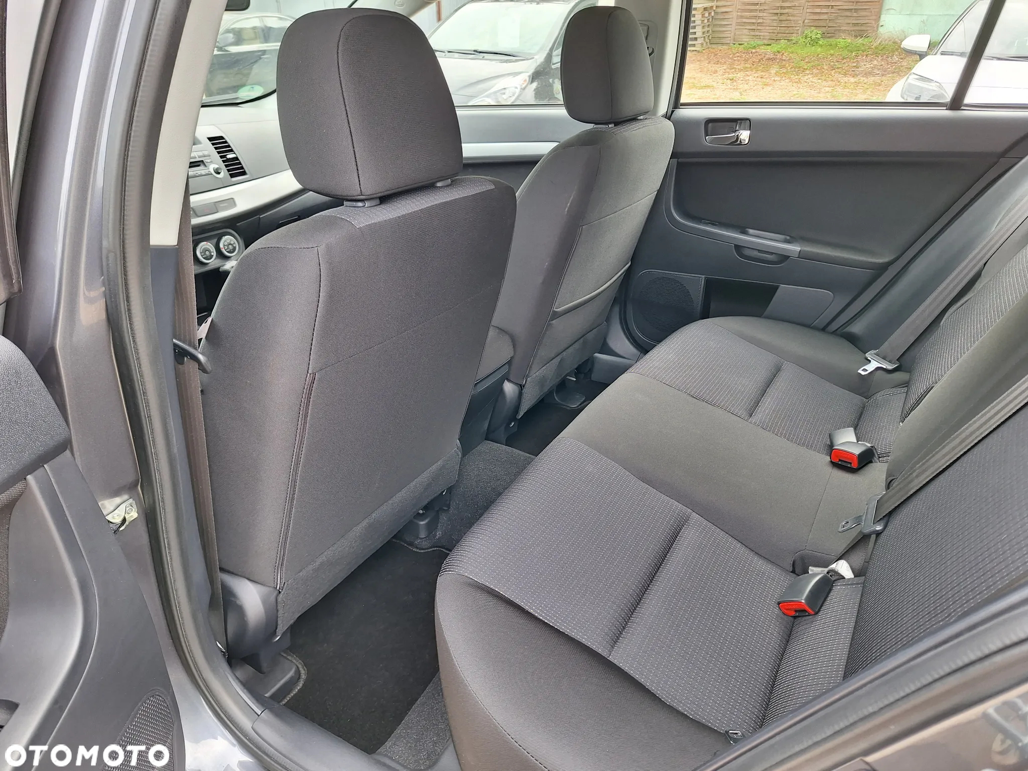 Mitsubishi Lancer 1.8 Intense - 25