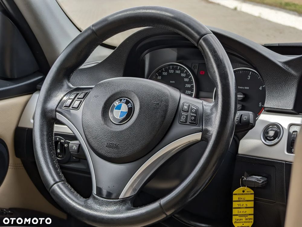 BMW Seria 3 318d Sport Line - 25