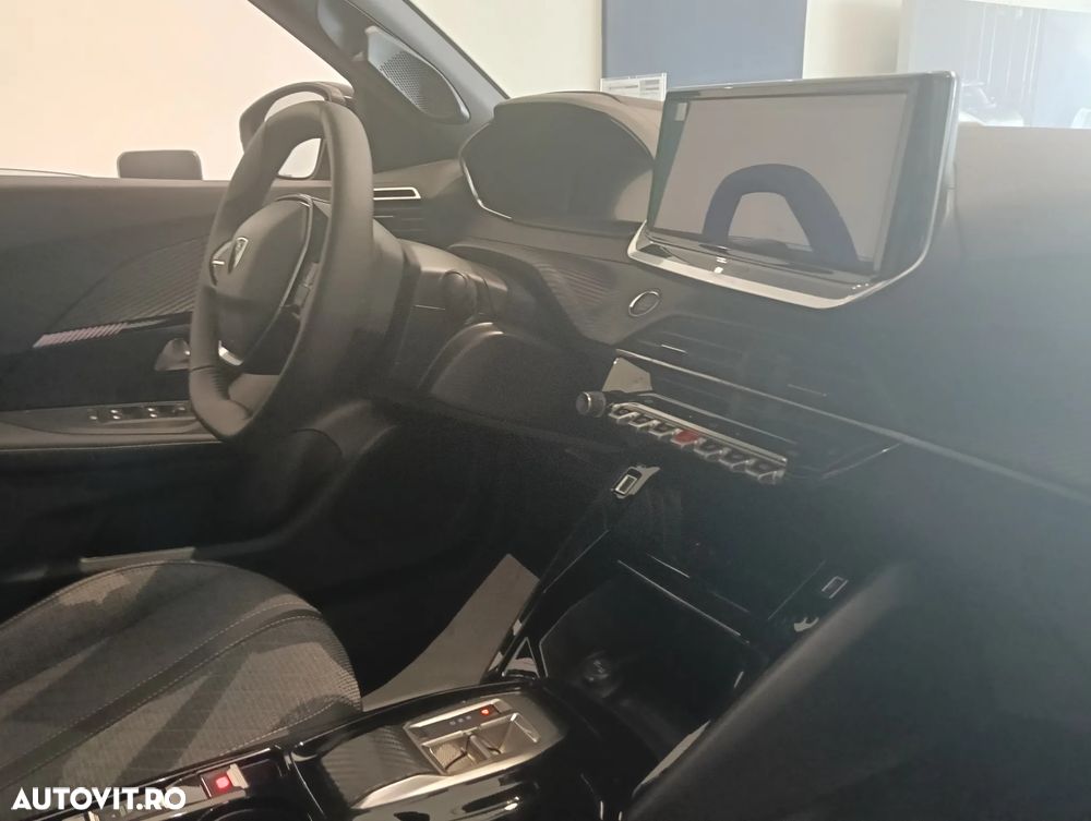 Peugeot 2008 1.2L e-DCS6 MHEV Allure - 8