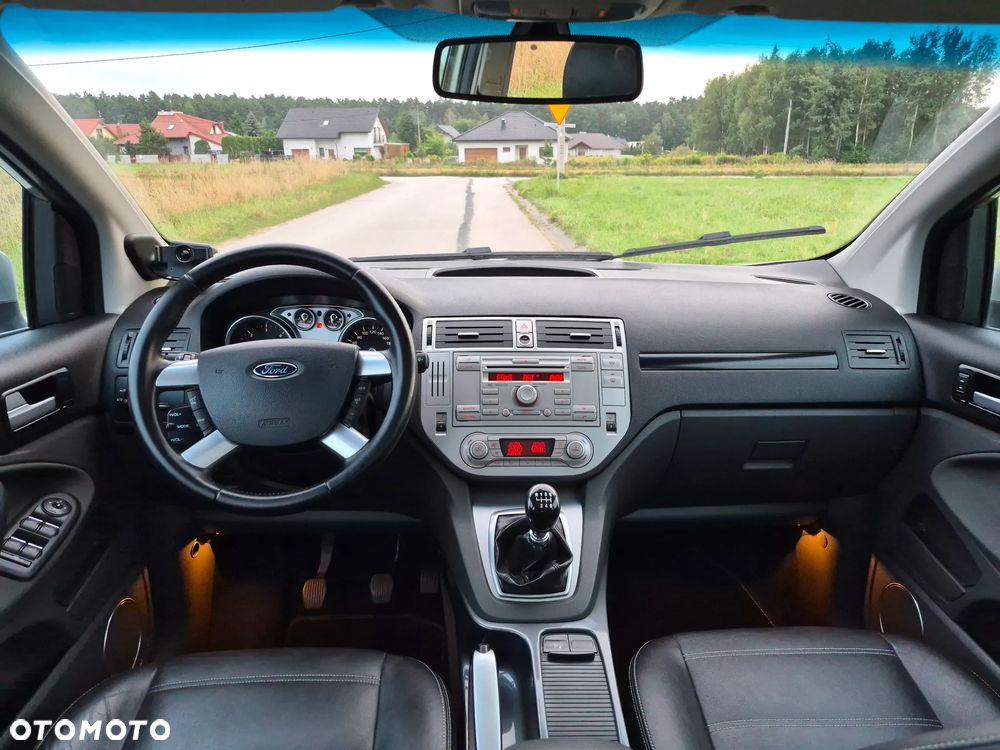 Ford Kuga 2.0 TDCi 2x4 Titanium - 15
