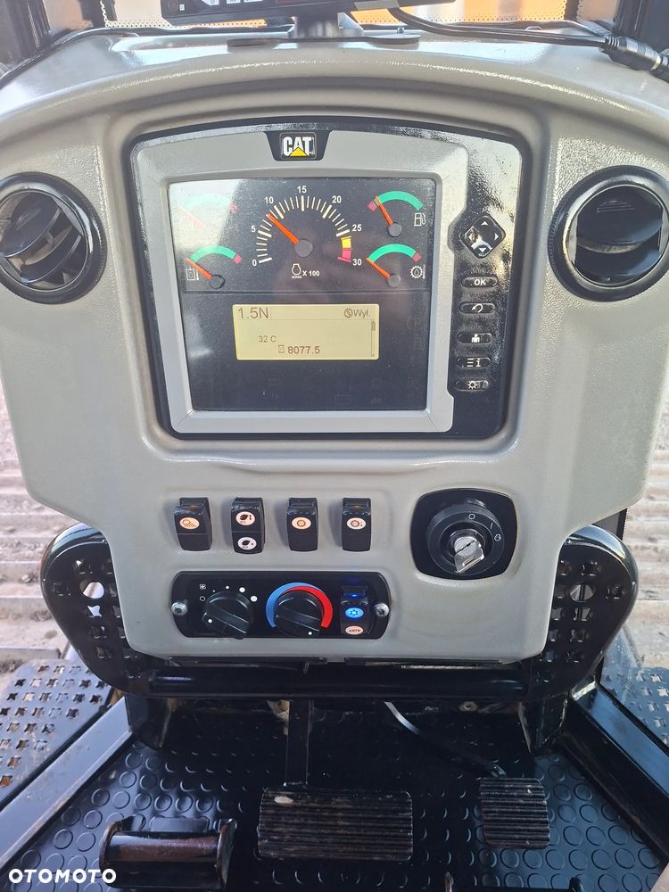 Caterpillar CAT D6N LGP - 33
