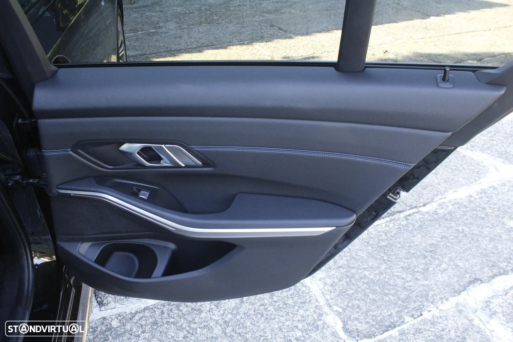 BMW 330 e Pack M Auto - 23
