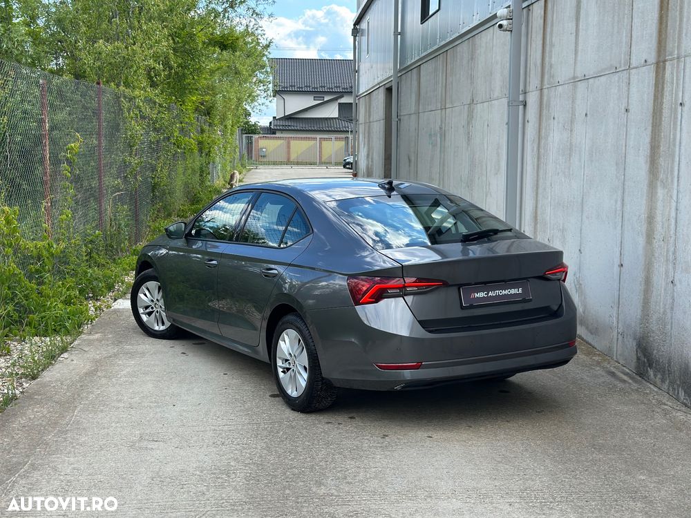 Skoda Octavia 2.0 TDI DSG Ambition - 4