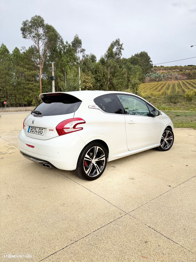 Peugeot 208 GTI 200 THP - 2