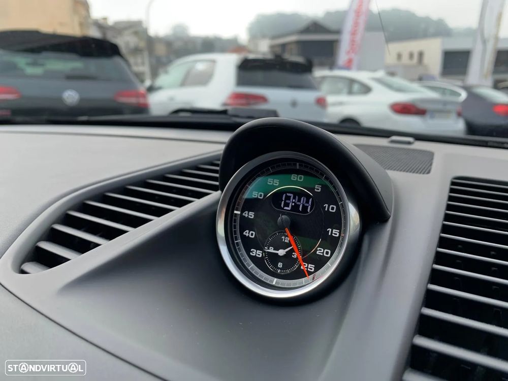 Porsche 911 (991) Turbo S PDK - 10