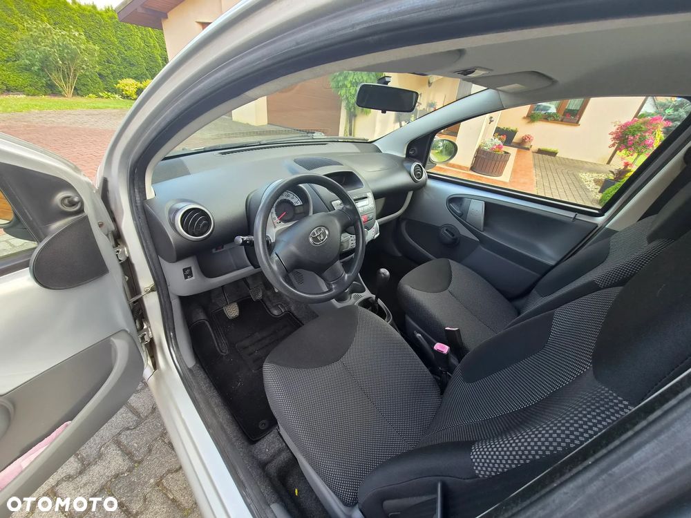 Toyota Aygo - 12