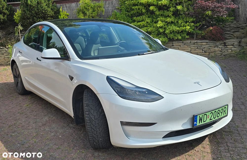 Tesla Model 3 - 2