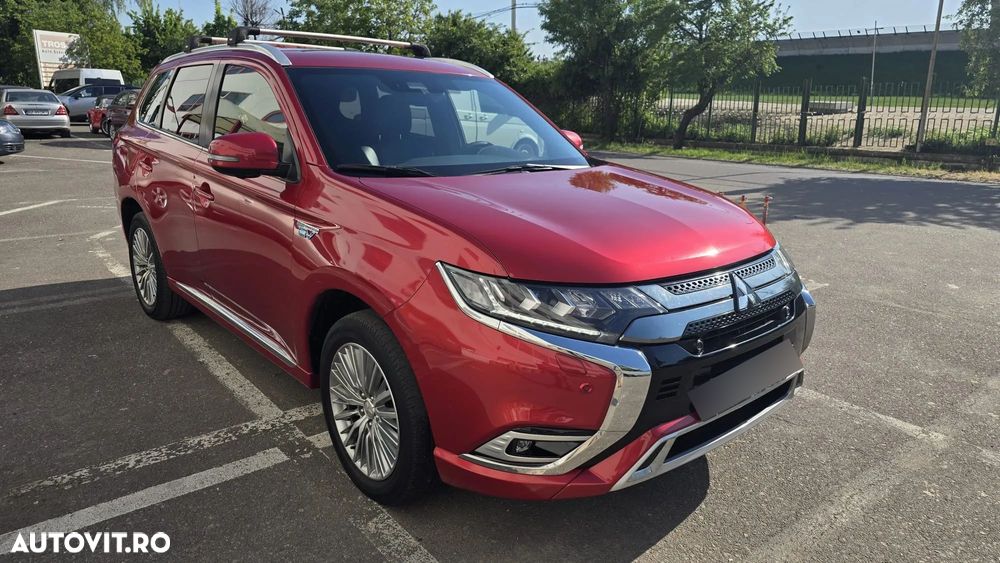 Mitsubishi Outlander PHEV 2.4 L 4X4 Instyle - 1