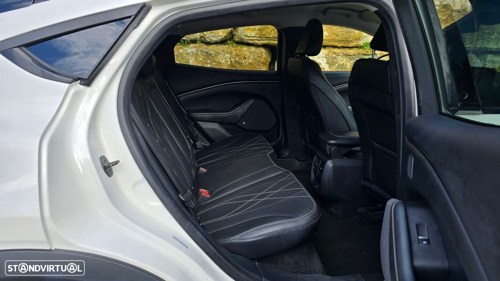 Ford Mustang Mach-E - 50