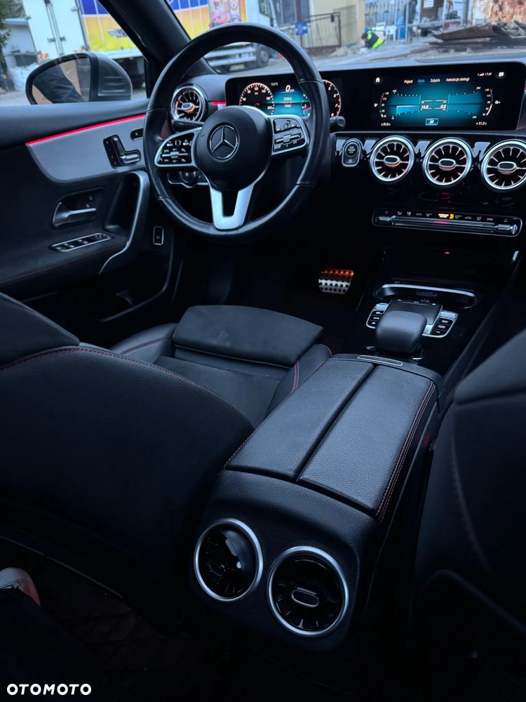 Mercedes-Benz Klasa A 220 4Matic 7G-DCT AMG Line - 21